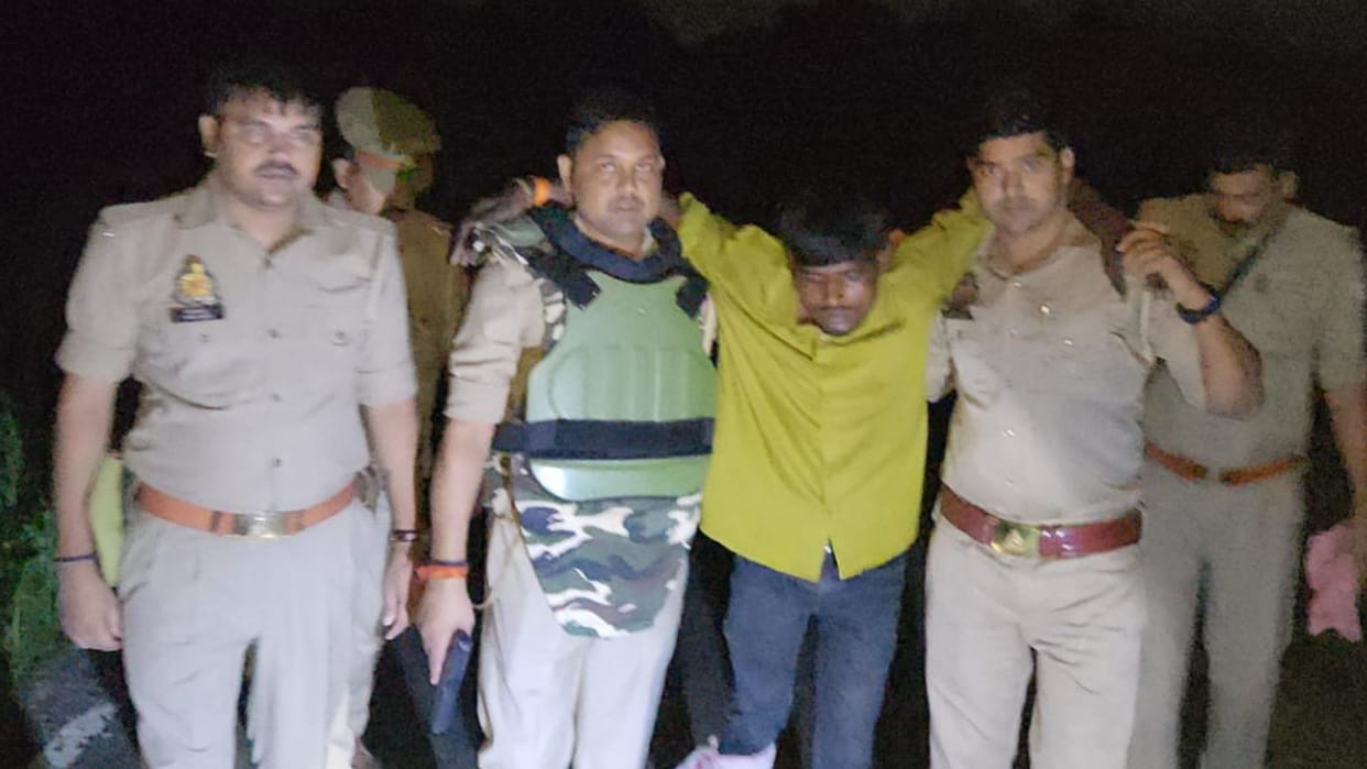 Police arrested criminal carrying reward of 25,000 rupees in an encounter in Ghazipur