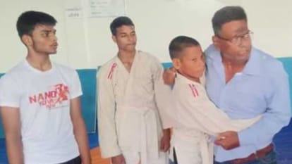 Sports News Wrestling Banarasi Multani Bagaldub Salto and Bridge moves practiced at BHU