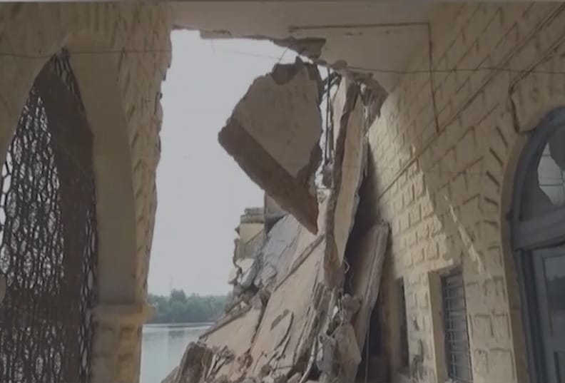 Bhopal News: The dilapidated building of Bhopal's Hamidia College collapses again, officials silent, students