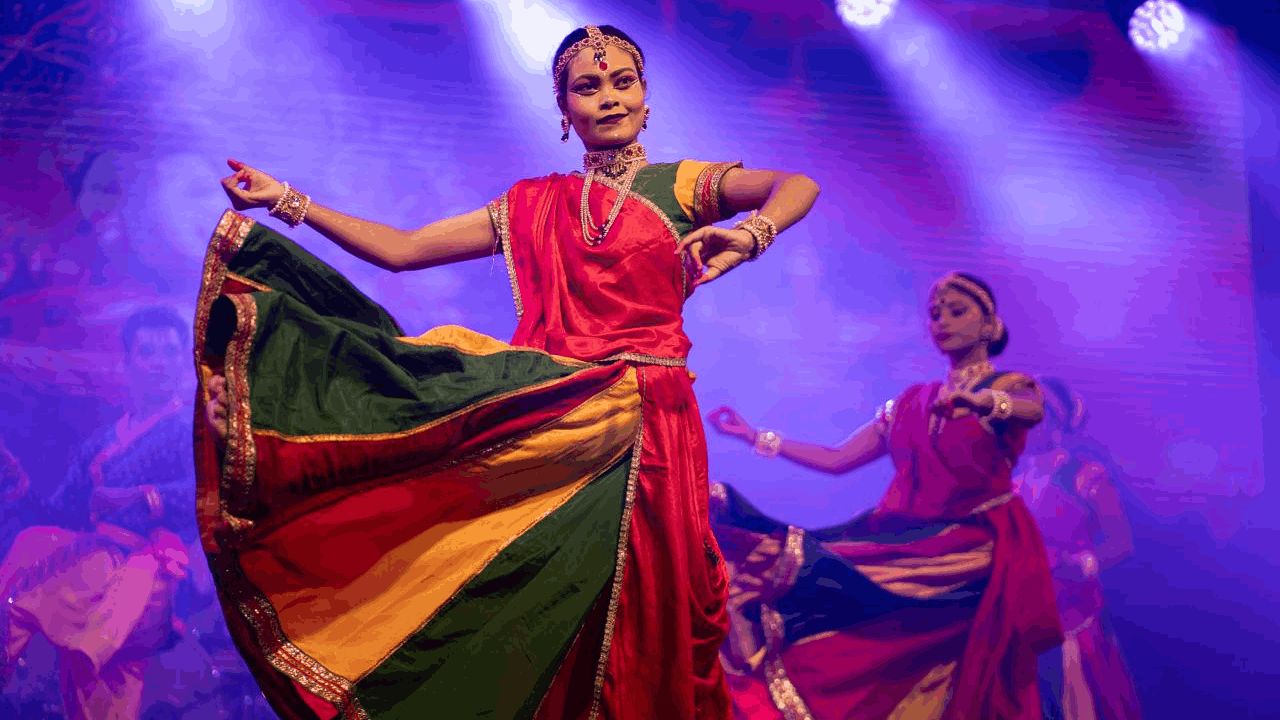 Music and cultural programs organized on second day of Bastar Dussehra Folk Festival