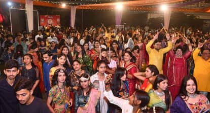 Dandiya Night: city of Brass danced to Renuka 52-yard dance; see pictures of the excitement