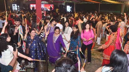 Dandiya Night: city of Brass danced to Renuka 52-yard dance; see pictures of the excitement