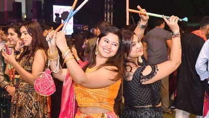 Dandiya Night: city of Brass danced to Renuka 52-yard dance; see pictures of the excitement