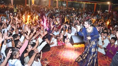 Dandiya Night: city of Brass danced to Renuka 52-yard dance; see pictures of the excitement