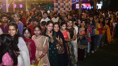 Dandiya Night: city of Brass danced to Renuka 52-yard dance; see pictures of the excitement