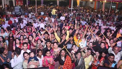 Dandiya Night: city of Brass danced to Renuka 52-yard dance; see pictures of the excitement