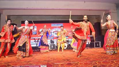 Dandiya Night: city of Brass danced to Renuka 52-yard dance; see pictures of the excitement
