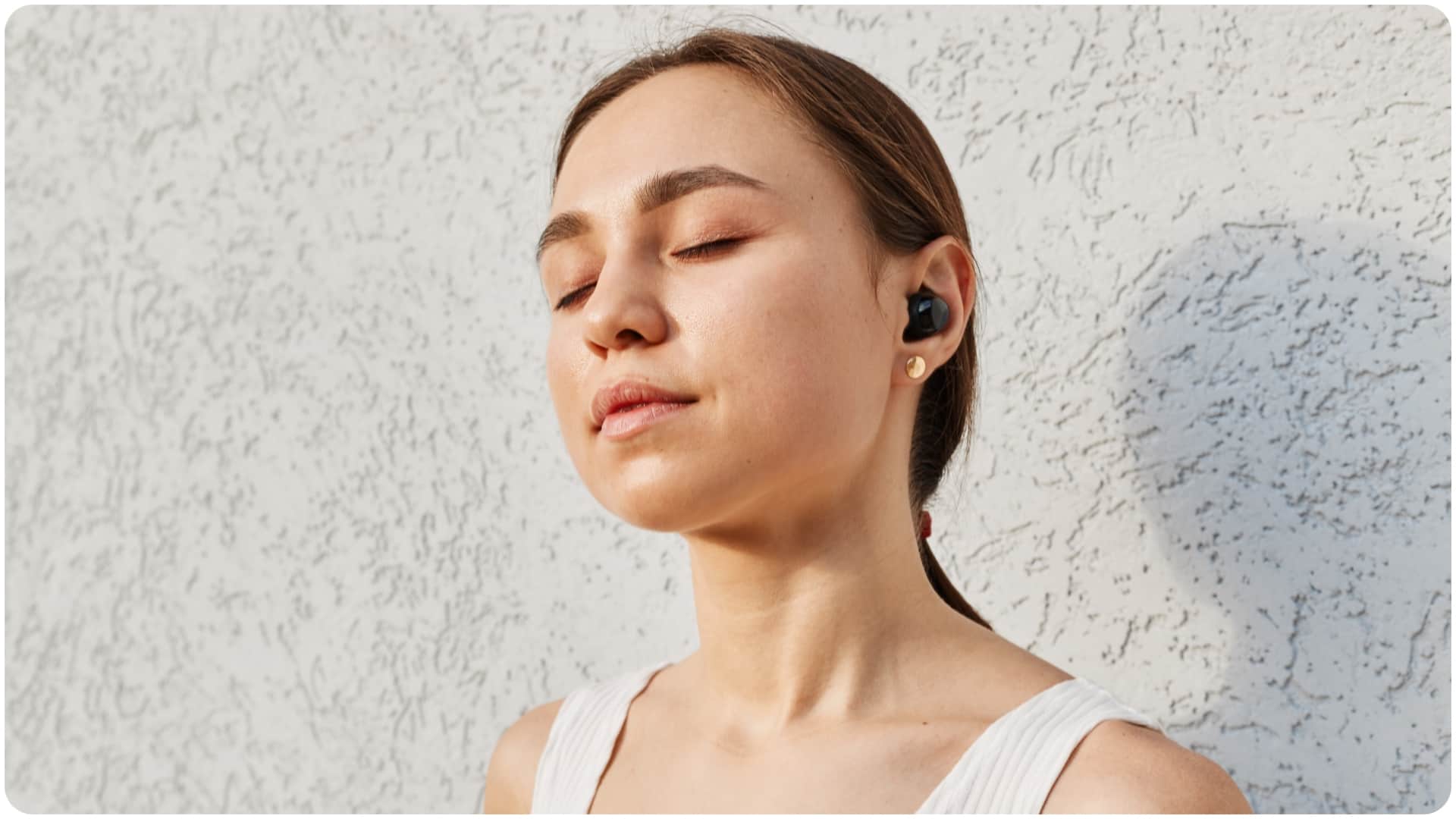 Excessive Use of Earphones Can Cause Deafness: Health Risks and the 60/60 Rule for Safe Listening