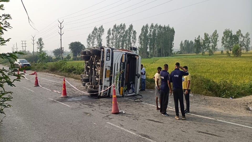 Methanol tanker overturns in Gadarpur