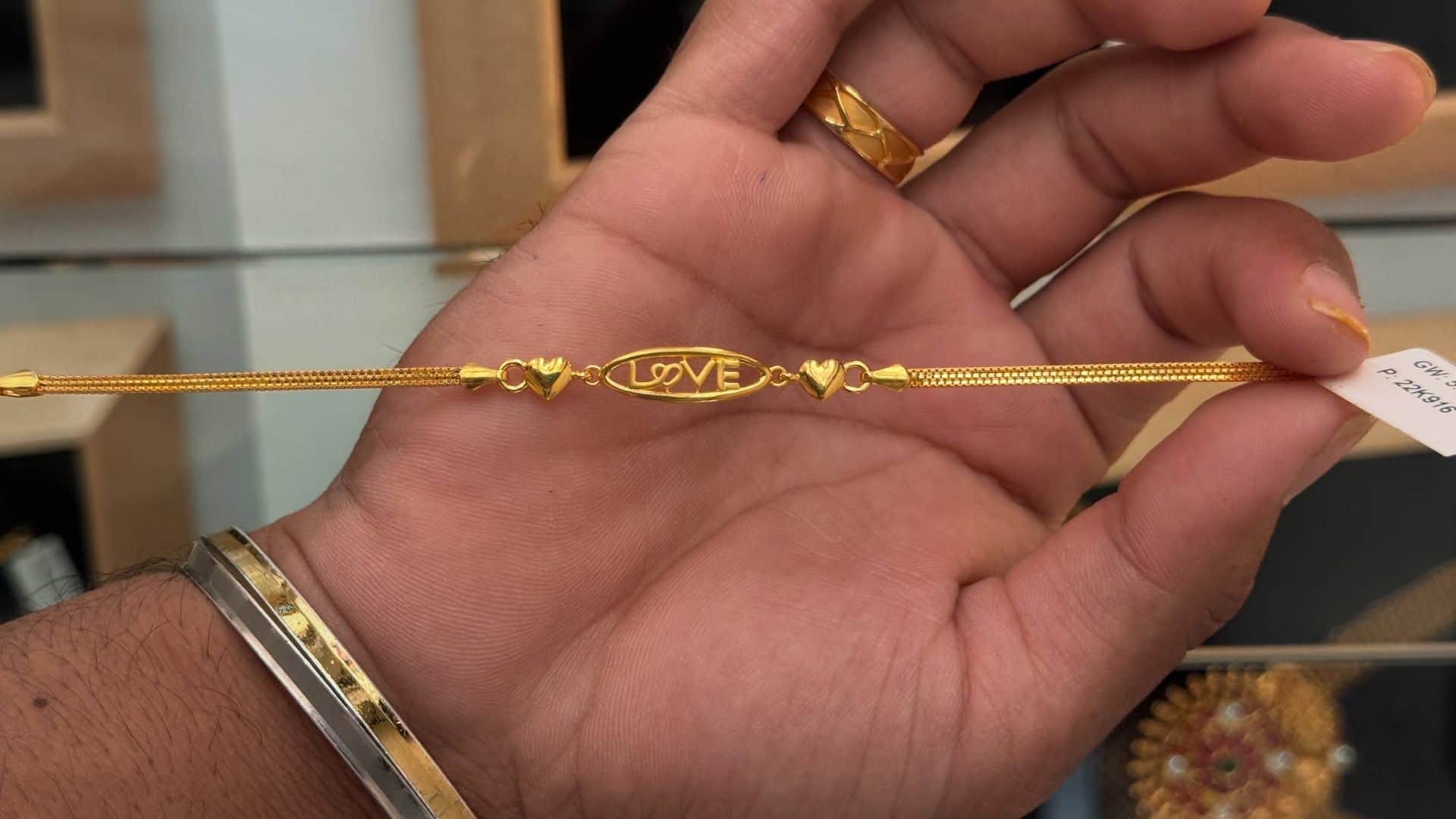 Karwa Chauth 2025 gold bracelet for women design with price gold and dimond disprj