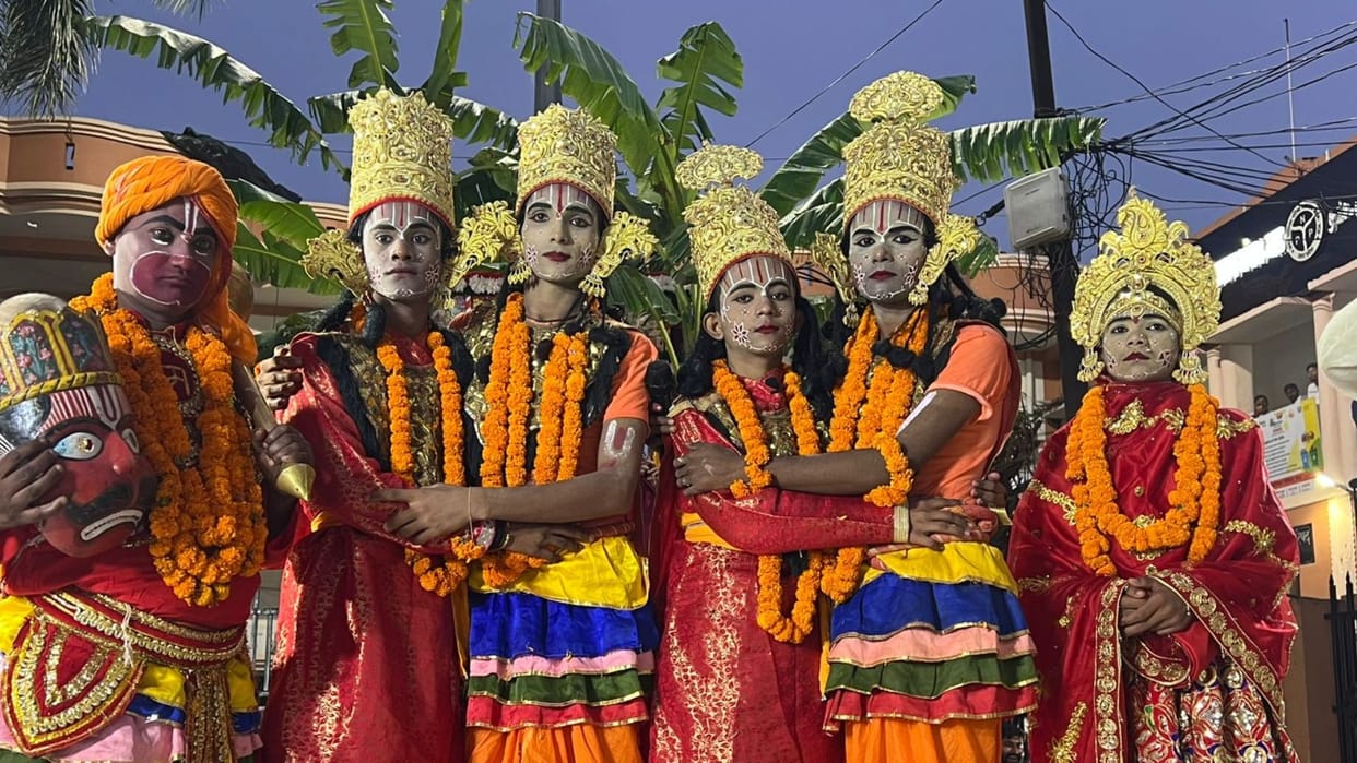 Historical Bharat Milap in Mau devotees overwhelmed after seeing grand tableau