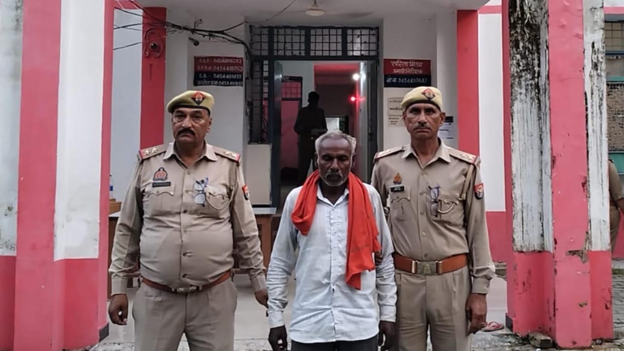 Jhansi: Grandfather strangled his grandson with his own hands.