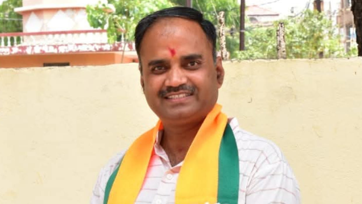 Satna News: Former BJP district president Satish Sharma was accused of rape and expelled from the party.