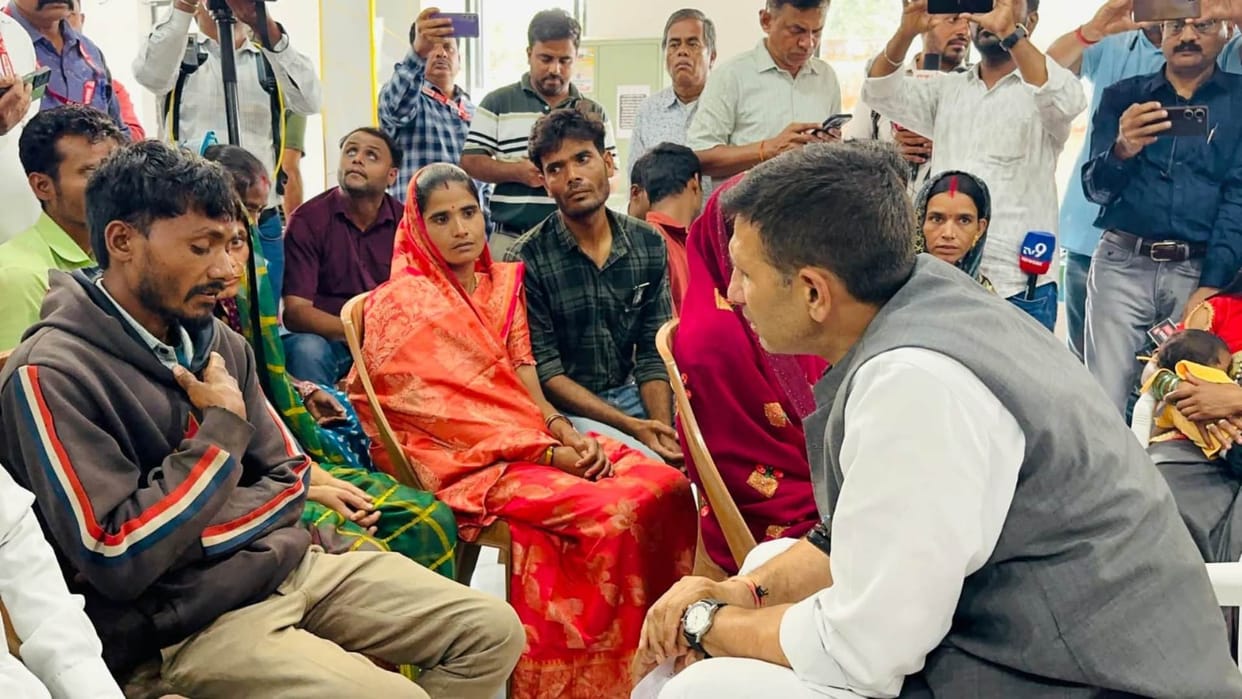 Deadly Cough Syrup: Jitu Patwari met the affected families