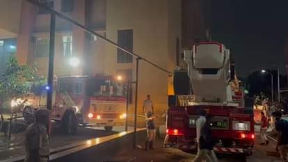 एसएमएस अस्पताल में लगी आग