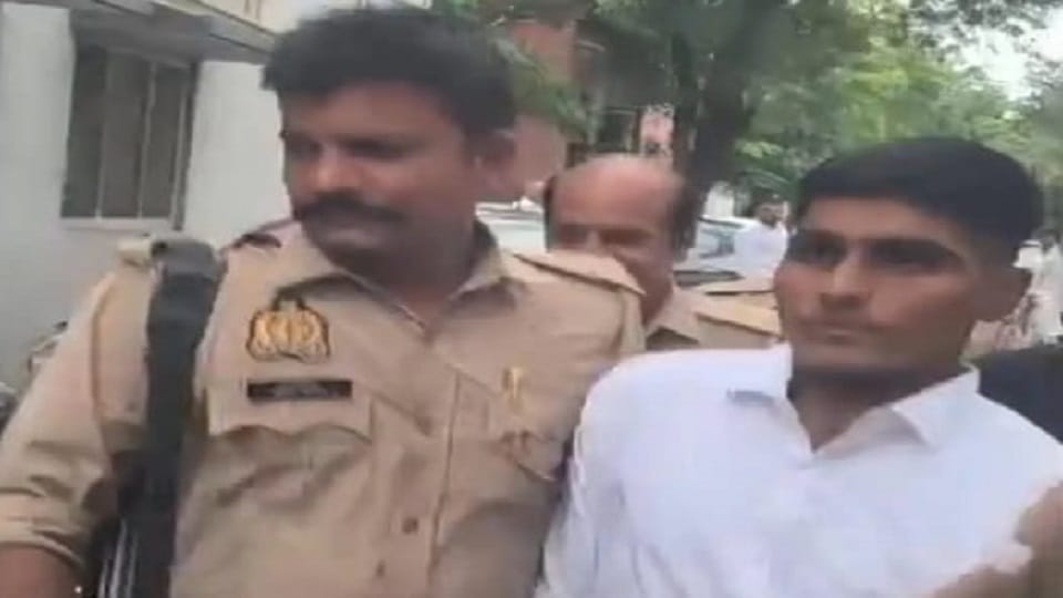Meerut: Robin Bhadana, accused of murder of BJP leader, surrenders, dodges by reaching court in lawyer's dress