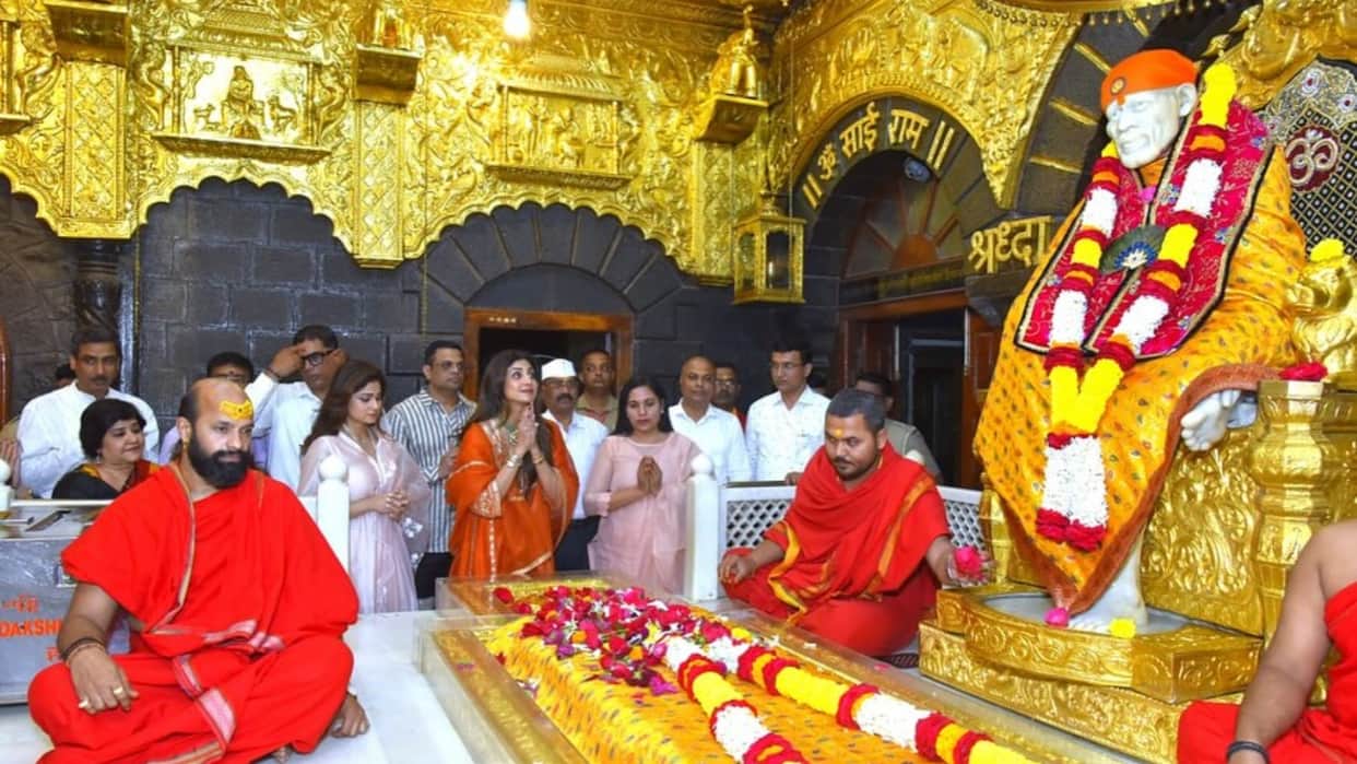 KD The Devil Shilpa Shetty visit sai baba temple shirdi with sister shamita shares photos raj kundra reacts