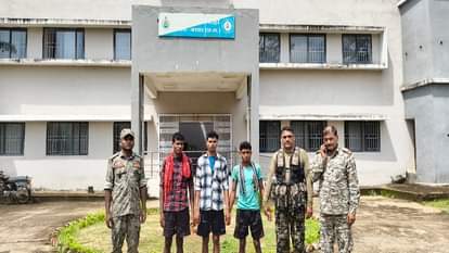 तीन नक्सली गिरफ्तार