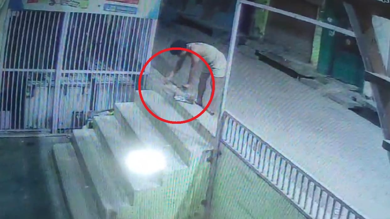 Strange case Neighbor was leaving rats in shop