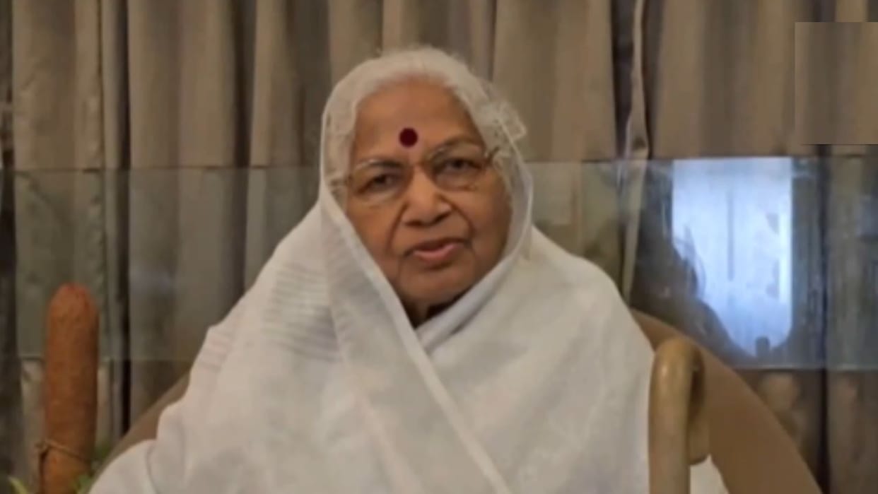 CJI BR Gavai’s Mother Condemns Shoe-Throwing Incident, Urges Peaceful Dialogue