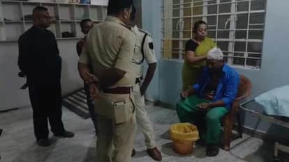 Criminals shot the manager at Satyam Hospital, the guard was also injured.