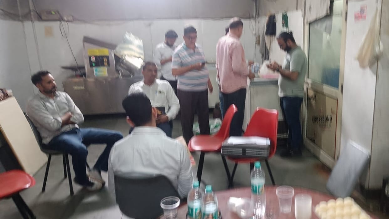CM Flying Squad raids sweet shops in Kurukshetra, suspecting adulteration