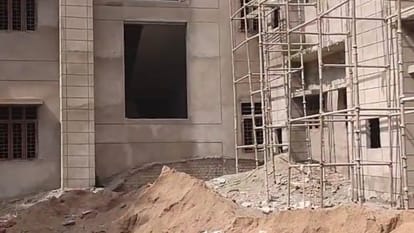 Jhansi Medical College: Building completed, awaiting equipment to be purchased at a cost of 42 crores