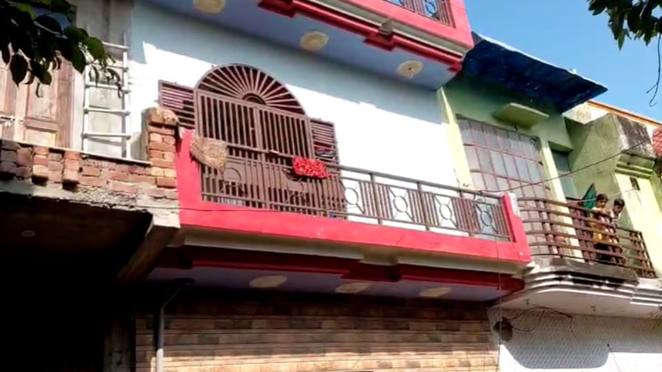 Meerut: Father-in-law attacks daughter-in-law with axe in Shastri Nagar, surrenders at police station