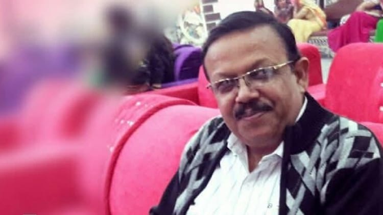 Aligarh News: बिजली पोल से टकराई स्कूटी, प्रॉपर्टी डीलर की मौत, परिवार में छाया मातम