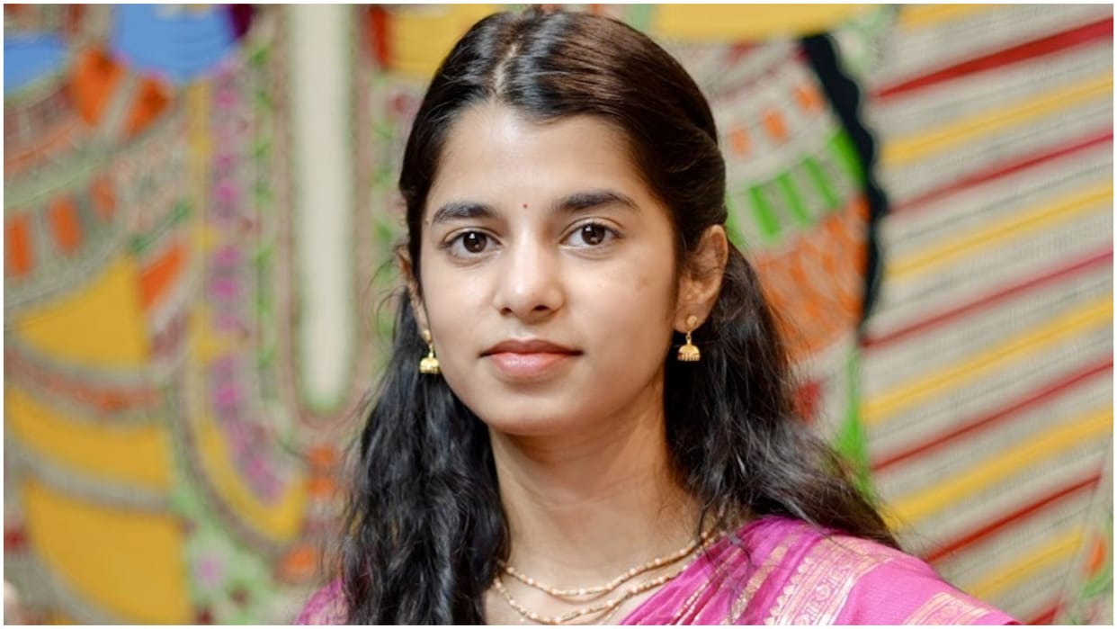 Folk singer Maithili Thakur reacts on bihar contesting in bihar election news see the details