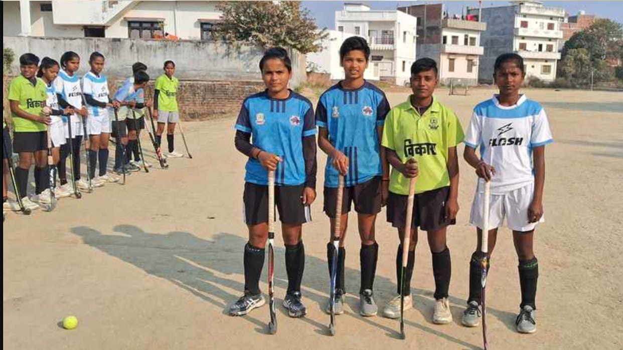 Sports news of Nehru Cup Hockey will play Five national players girls team of Varanasi