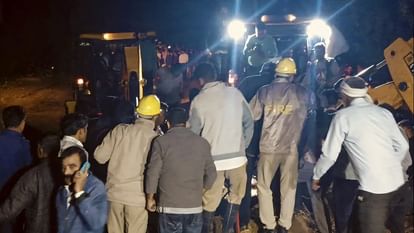 Accident in Bilaspur of Himachal during heavy rains Rocks fell on bus from a mountain many dead one missing