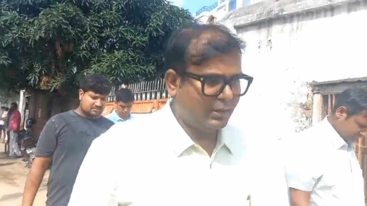 Vigilance raids house of Executive Engineer of Electricity Department in Darbhanga, investigation into disprop