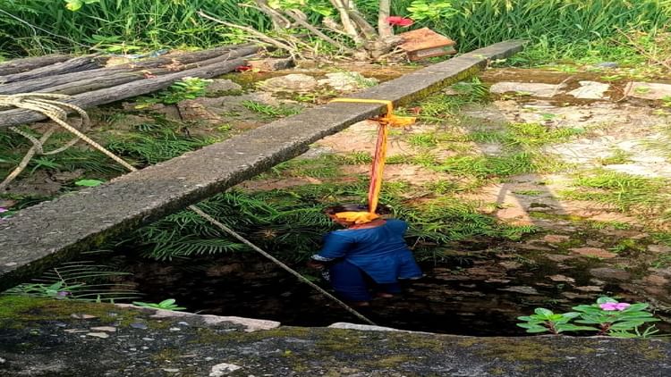 कुएं में लटकी मिली लाश: साड़ी से फंदा बनाकर नवविवाहिता ने लगा ली फांसी, एक साल पहले हुई थी शादी