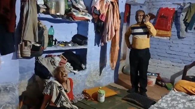 Hamirpur Young man commits suicide by hanging himself at home used to play DJ body sent for postmortem