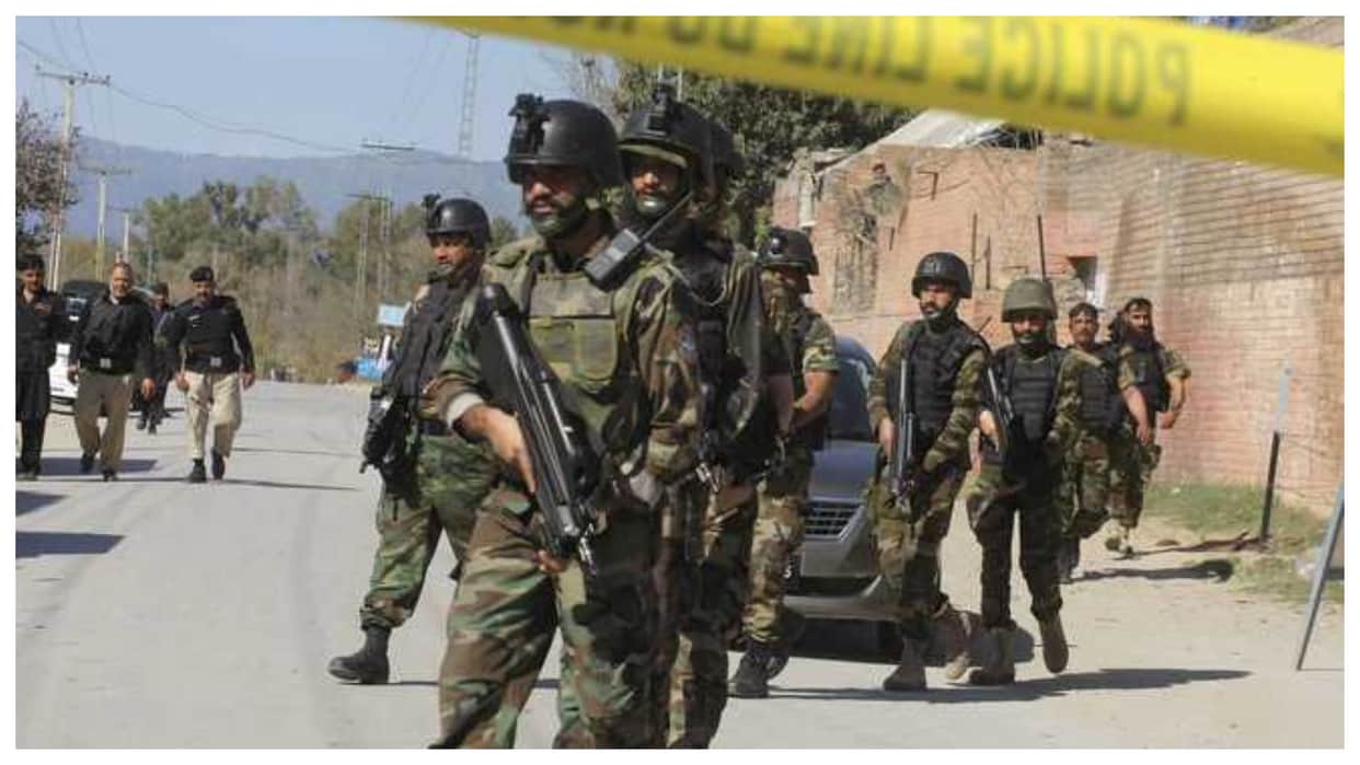 Pakistan terrorists Neutralized Near Afghanistan Border Army Operation in Khyber Pakhtunkhwa hindi updates