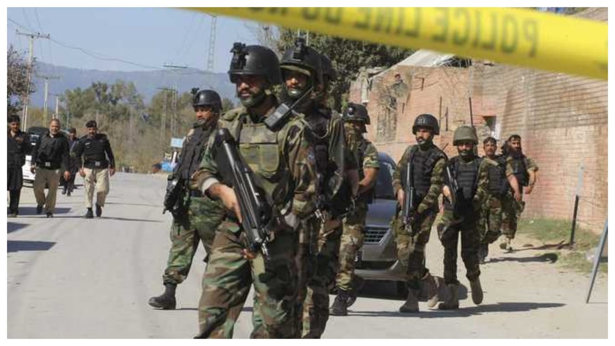 soldiers, including a major, were killed in an encounter between Pakistani forces and militants in Balochistan