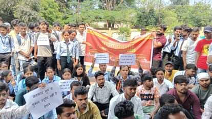 ranchi other backward classes students protest scholarship delay three years