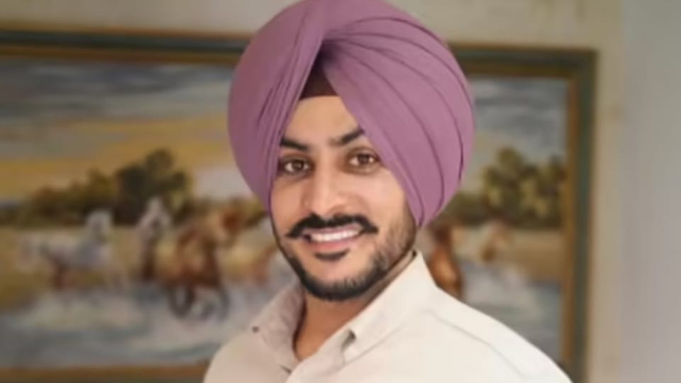 Punjabi singer Rajveer Jawanda dies injured in bike accident Mohali