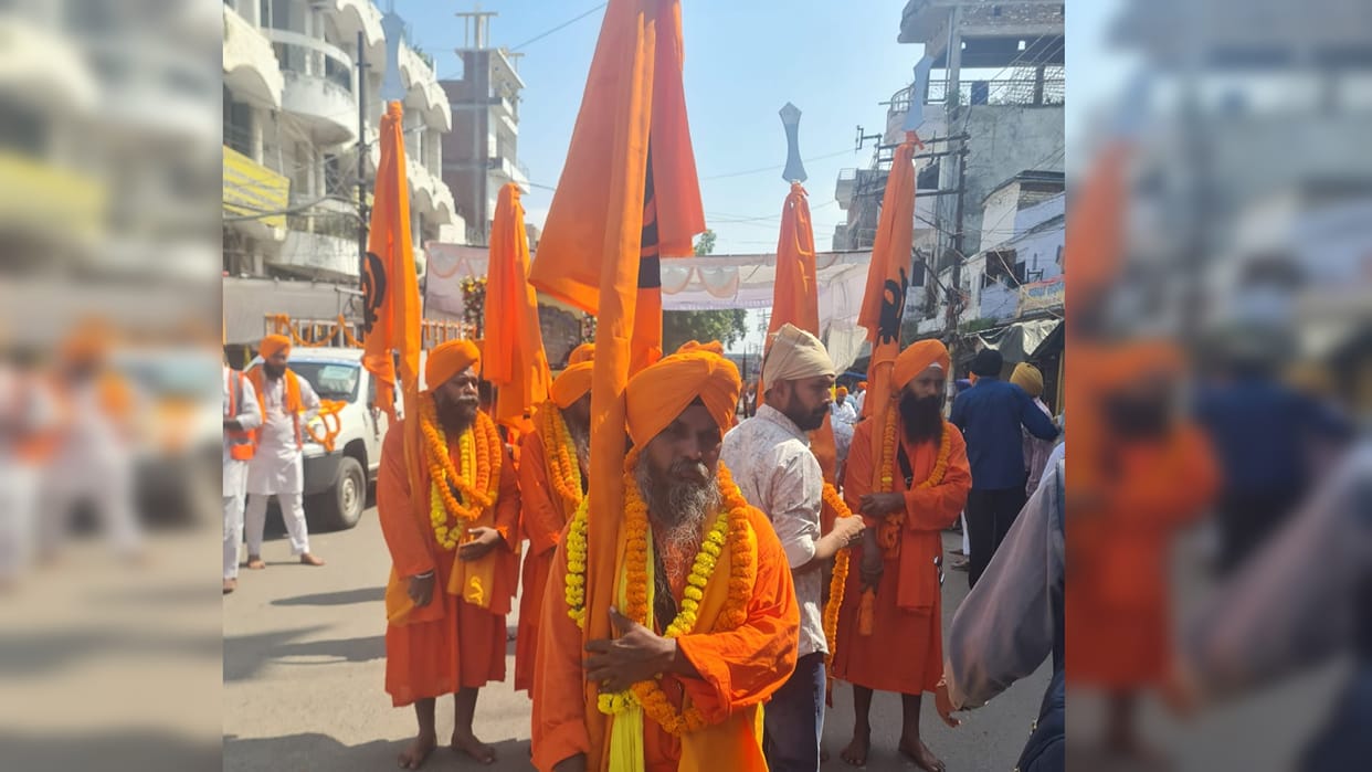 Sikh community welcomed the Jagriti Yatra, Kirtan Darbar was organised at Khuldabad Gurudwara.