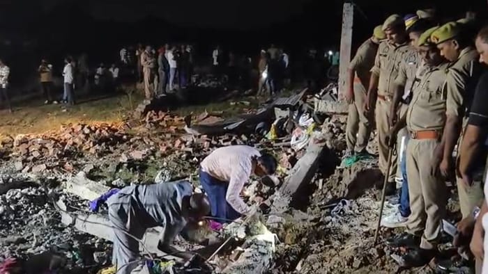 Ayodhya house collapsed Five people including a father and three children died