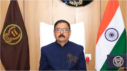 डीएम अविनाश सिंह