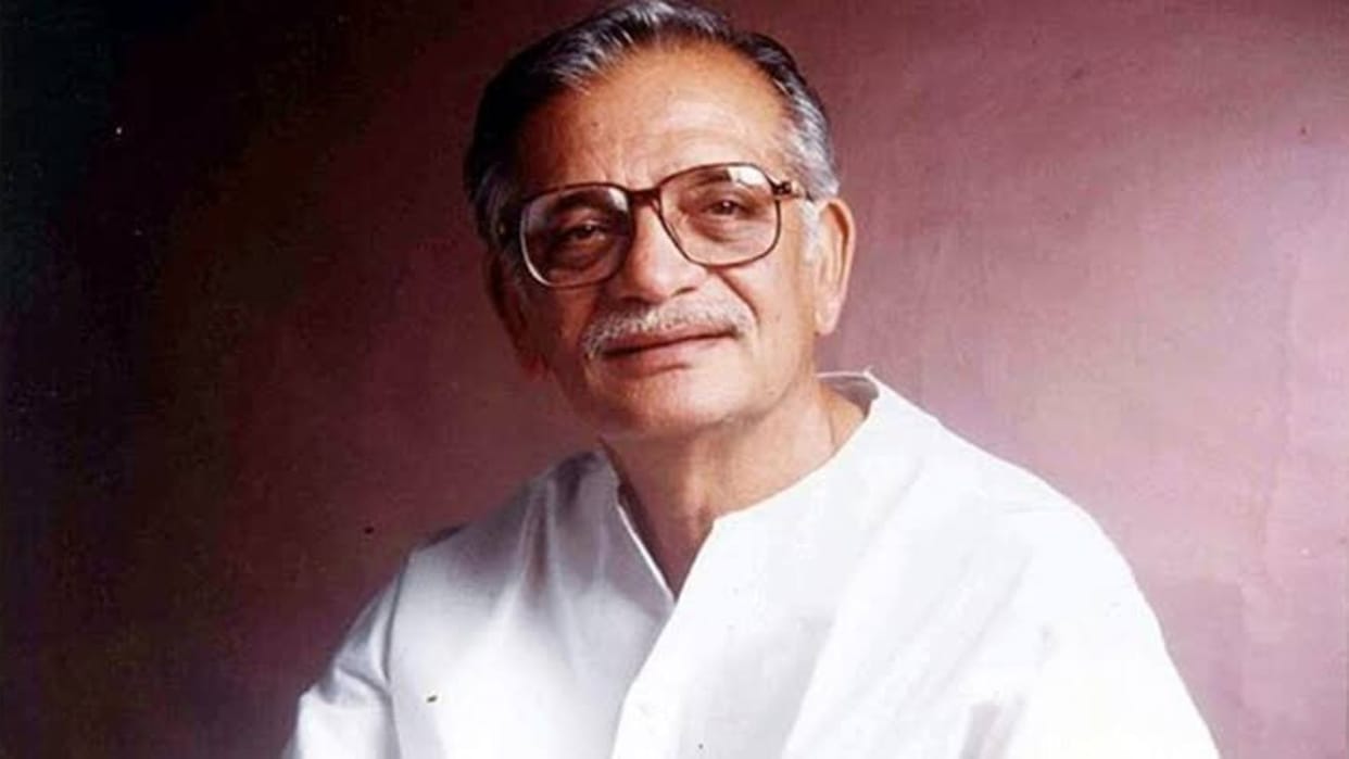 Gulzar Never wanted to come in cinema he was interested in Books and literature