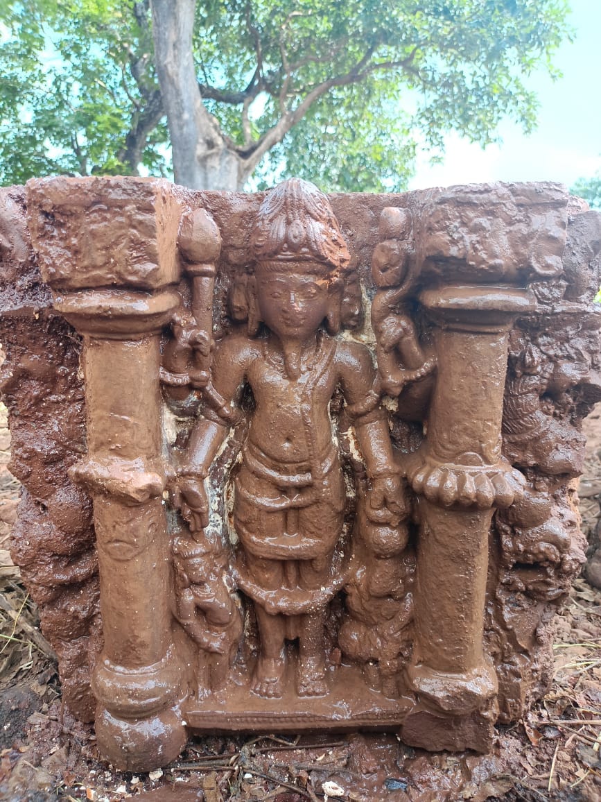 MP News: Amazing statues of the 10th-11th century were found from an ancient mound in Doni village of Damoh.