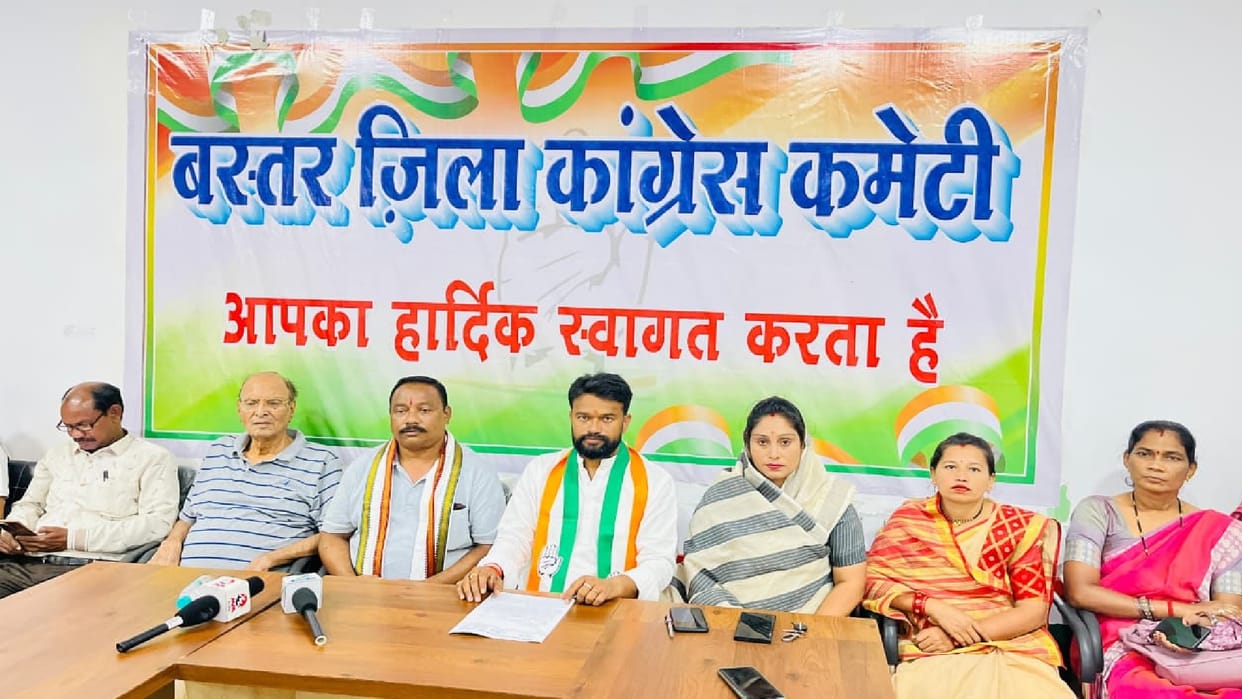 Road worth crores of rupees collapsed in four months, Congress surrounded BJP in Jagdalpur