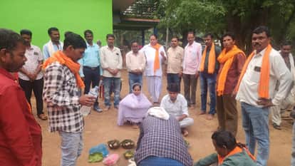 Returning home after 18 years of religious conversion, society welcomed with rituals in Jagdalpur