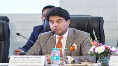 केंद्रीय संचार मंत्री ज्योतिरादित्य सिंधिया