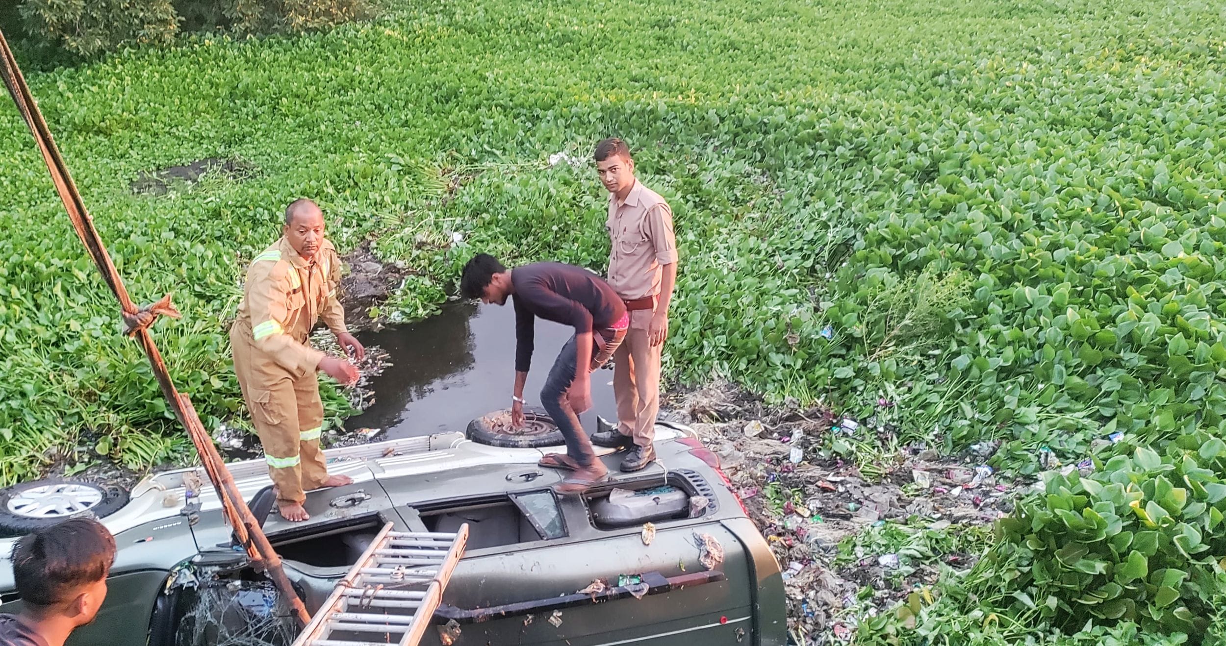 Fatehpur Accident Punctured car speeding and dozing off death didnt spare them tyre friction became a witness