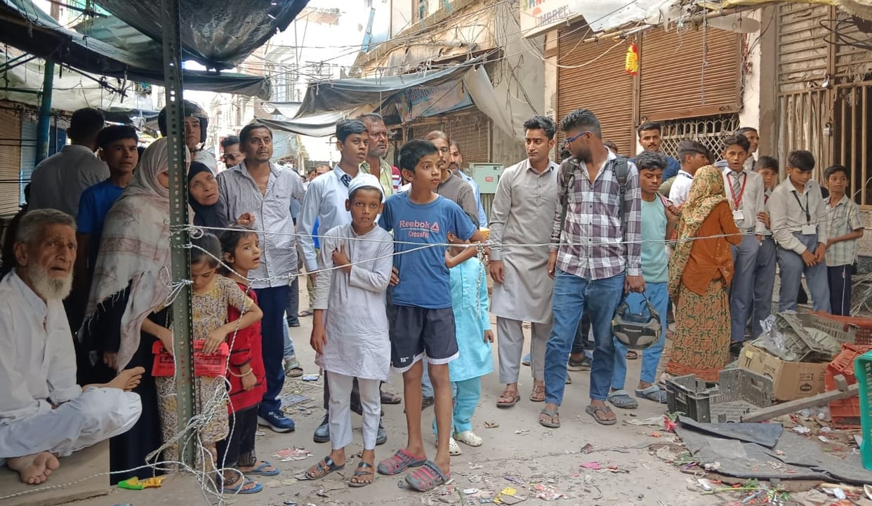 Kanpur blast Police Commissioner issues directs action against illegal firecracker sales across the district