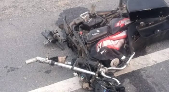 Farrukhabad Accident speeding tractor trolley crushed constable police sent the body for post mortem